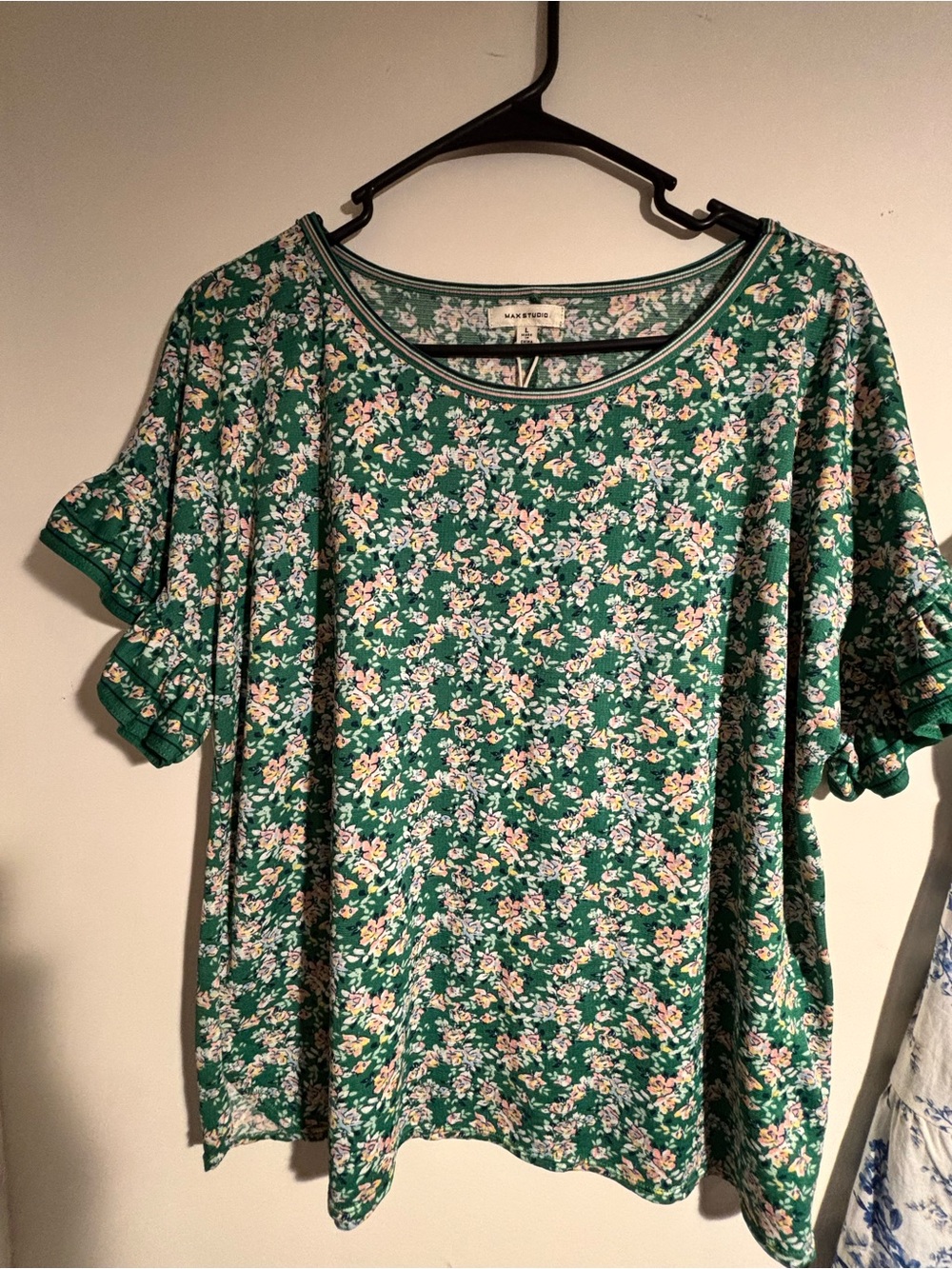 Max Studio Green Floral Ruffle-Sleeve Tee